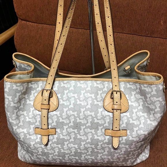 Celine - Picture 2 of 4